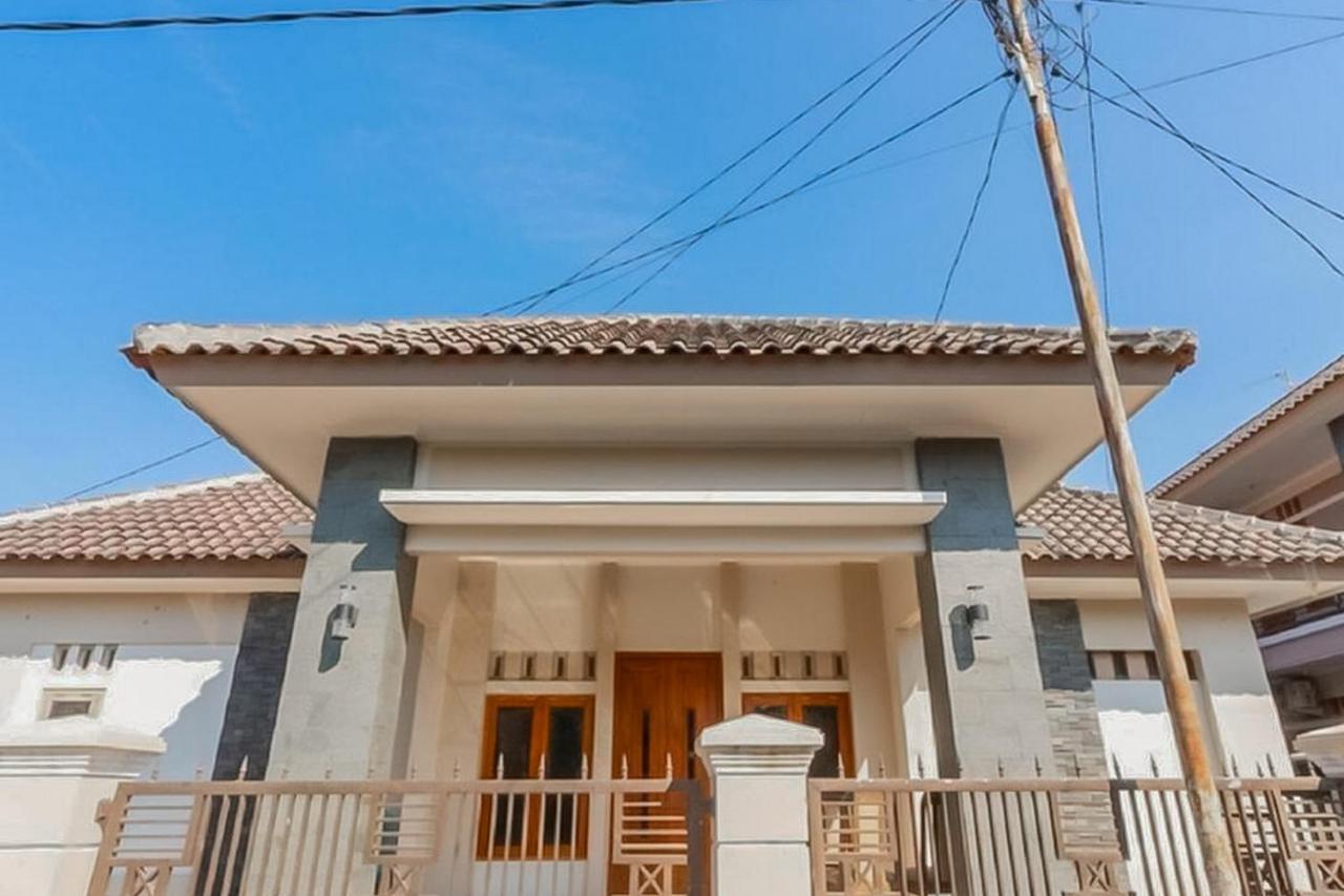 Wisma Andali Syariah Near Rsud Cideres Majalengka Exterior photo